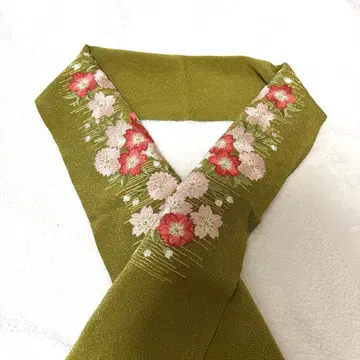 장식용 깃 꽃 자수 꾀꼬리색