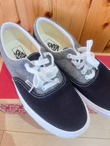 미사용 새상품 VANS 블랙/그레이 스니커즈