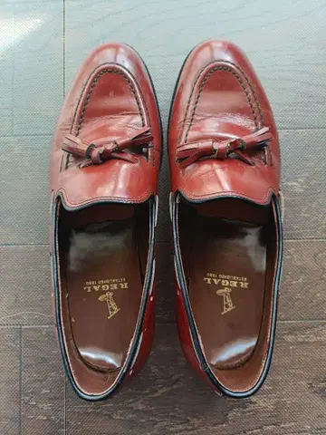 REGAL 적갈색 계열 가죽 로퍼 태슬 포함