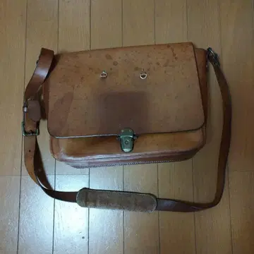 브라운 가죽 숄더백