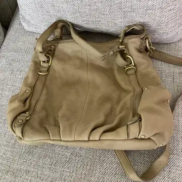 베이지 가죽 백