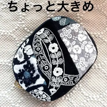 미나 페르호넨 핸드메이드 미니 파우치 ribbon flower cake