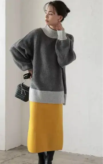 고베 레터스 [ 차콜 mix 오버 사이즈 니트 ]