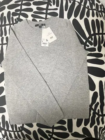 택 포함 새상품 유니클로 3D 캐시미어 크루넥 스웨터 S 사이즈