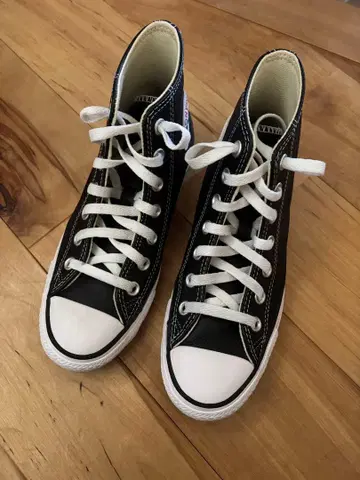 컨버스 올스타 블랙 가죽 하이컷 23.5cm