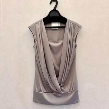 새상품 Pinky & Dianne 슬리브리스 상의 실버 38 스테이지