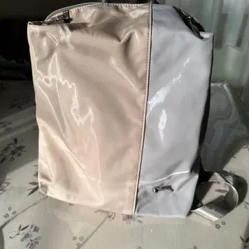 새상품 오 베이지 그레이 백팩