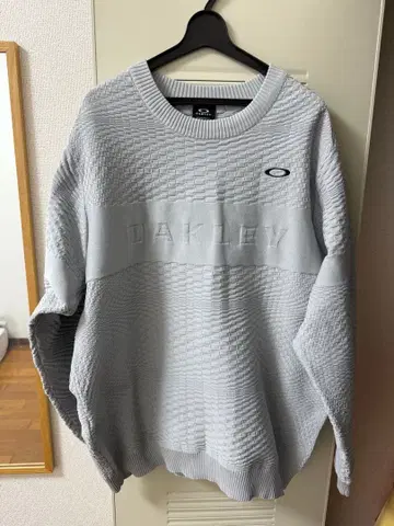 OAKLEY 스웨터