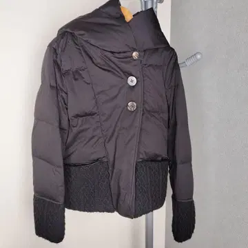 YOSOOU 블랙 다운 자켓 후드 부착