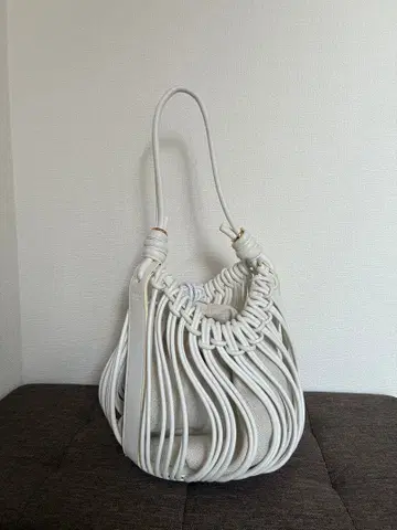 LOWELL 뜨개질 디자인 핸드백 화이트