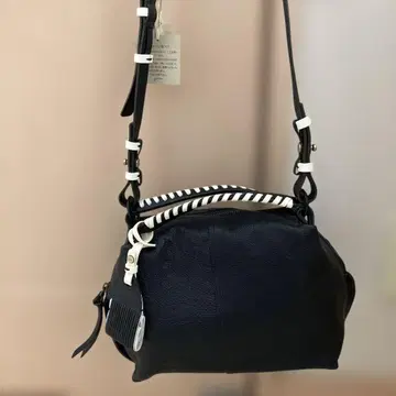 미사용 새상품 gentlen 아르테 2way 숄더백 네이비 컬러