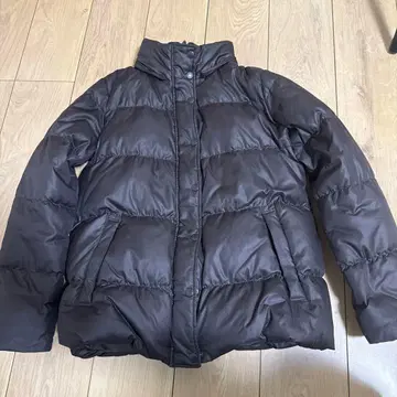 후드 부착 블랙 다운 자켓 M 사이즈