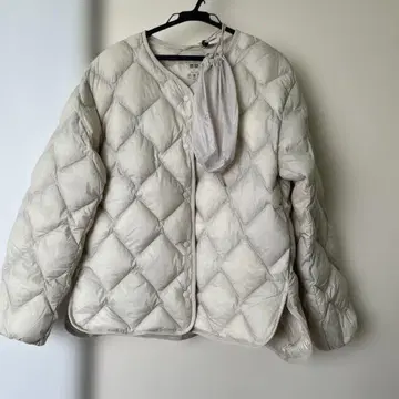 ULTRA LIGHT DOWN 화이트 다운 자켓