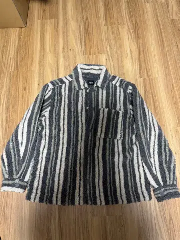 스트라이프 패턴 보아 플리스 셔츠 자켓