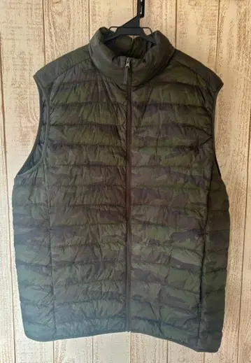 UNIQLO 울트라 라이트 다운 베스트 XL 카모플라쥬