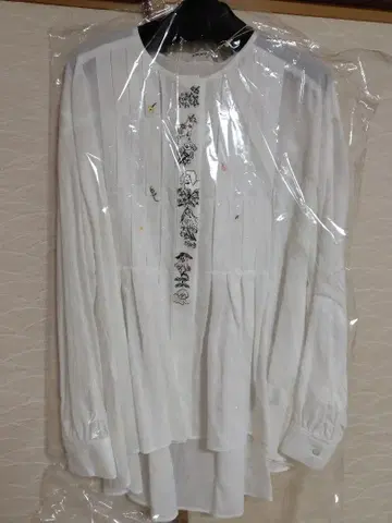 화이트 셔츠 자수 디자인 사이즈 38