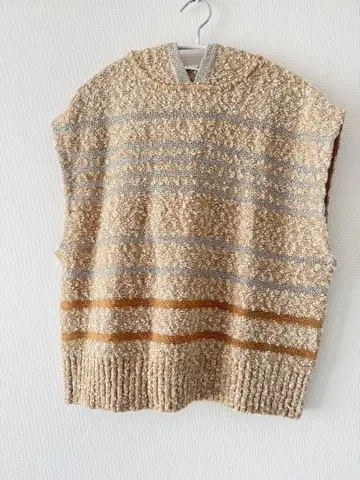 PINORE 후드 부착 니트 베스트