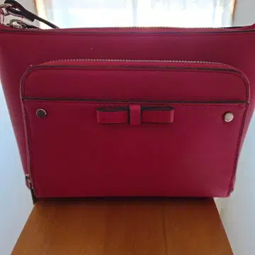 엠즈 그레이시 빨간색 리본 포함 숄더백