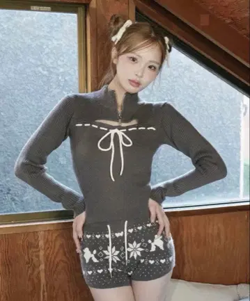 darich 다리치 스티치 리본 오픈 니트탑 그레이