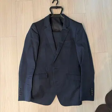 네이비 스트라이프 싱글 비즈니스 정장