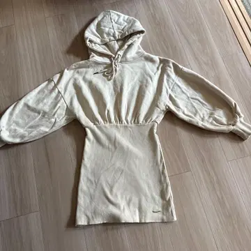 Chico 후드 부착 원피스 크림색 긴팔