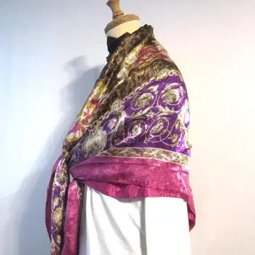 새상품급 섬세하고 아름다운 프린트 대형 실크 스카프