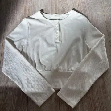 Liter Kate button tee