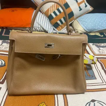 베이지 가죽 숄더백