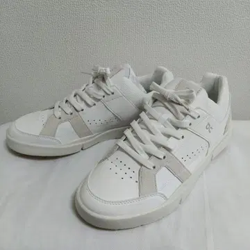 On THE ROGER Clubhouse 화이트/샌드