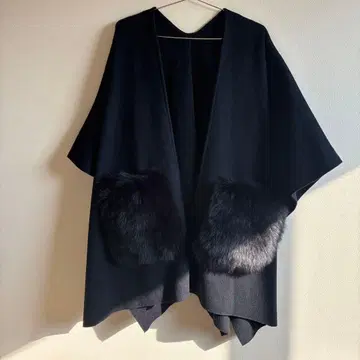 그레이스 콘티넨탈 판초 퍼 네이비 코트