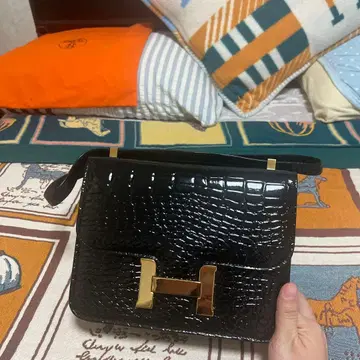 크로커다일풍 숄더백 블랙