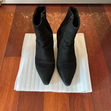 블랙 스웨이드 지퍼 부츠 중간 힐