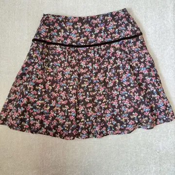 미사용 새상품 아푸와이저 리셰 꽃무늬 플레어 스커트 S