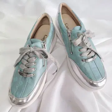 Guy Laroche 루이 프랑수아 양가죽 컴포트 스니커즈