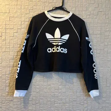 adidas 크롭 맨투맨 트레이닝복 블랙