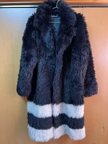 GYDA HEM LINE 롱 에코 퍼 CO 블랙 F