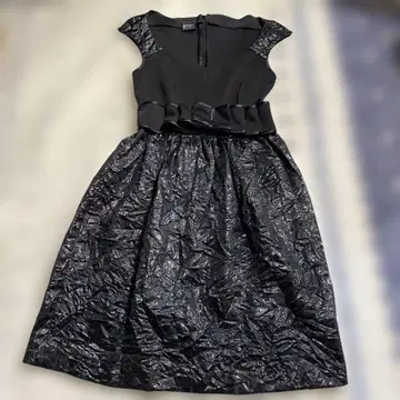 PF 블랙 드레스 리본 벨트 포함 A 라인 이탈리아제