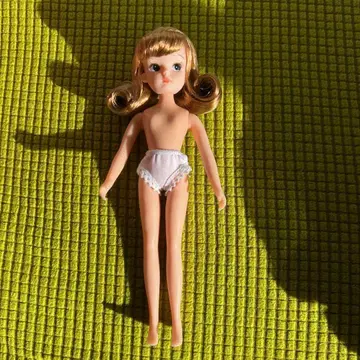 레트로 리카짱 미캉색 입술