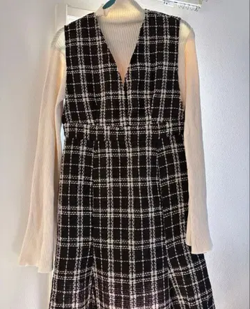 moment+ 살로펫 스커트 & 하이넥 니트