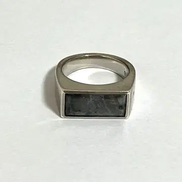 TOMWOOD Peaky ring Larvikite 50