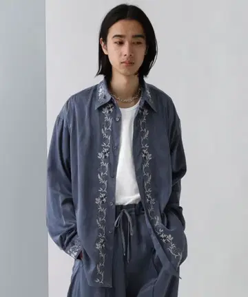 미사용 새상품 HARE 프론트 라인 자수 셔츠 M