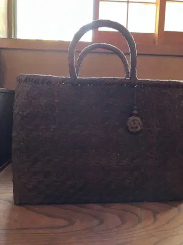 산포도 천연 소재 바스켓백