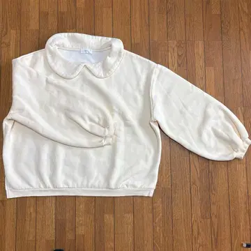 [ 당일 발송 ] amr. 아므레 둥근 카라 맨투맨 아이보리