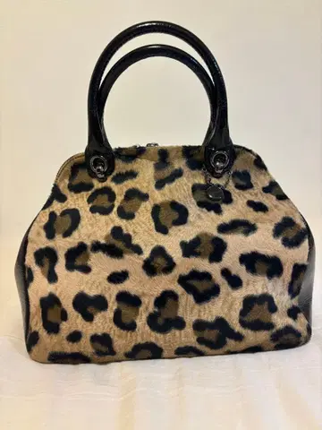긴자 카네마츠 (Kanematsu) 레오파드 무늬 퍼 핸드백