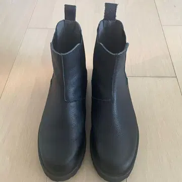 사이드 고어 부츠 블랙 가죽 통굽