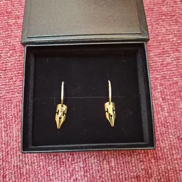 키시베 로한은 움직이지 않는다 귀걸이