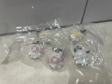 개당 500엔부터, 폭신폭신 산리오 표식 참