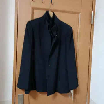 블랙 테일러드 자켓 퍼 부착