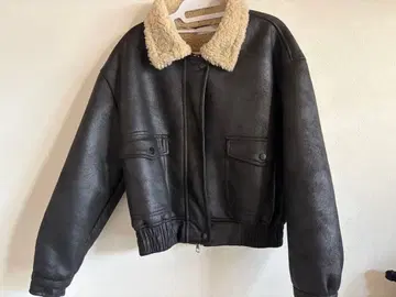 TITTY&CO. 보아 카라 부착 자켓