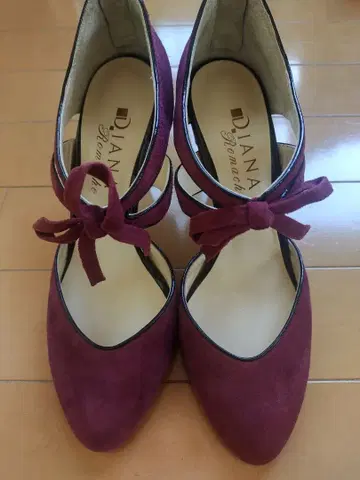 DIANA 핑크 계열 리본 포함 하이힐